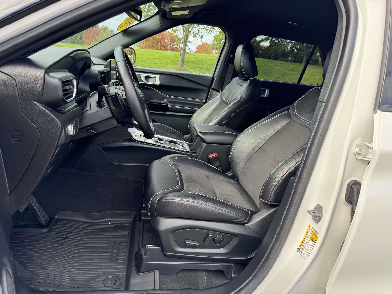 Certified 2022 Ford Explorer ST w/ ST Street Pack image 12