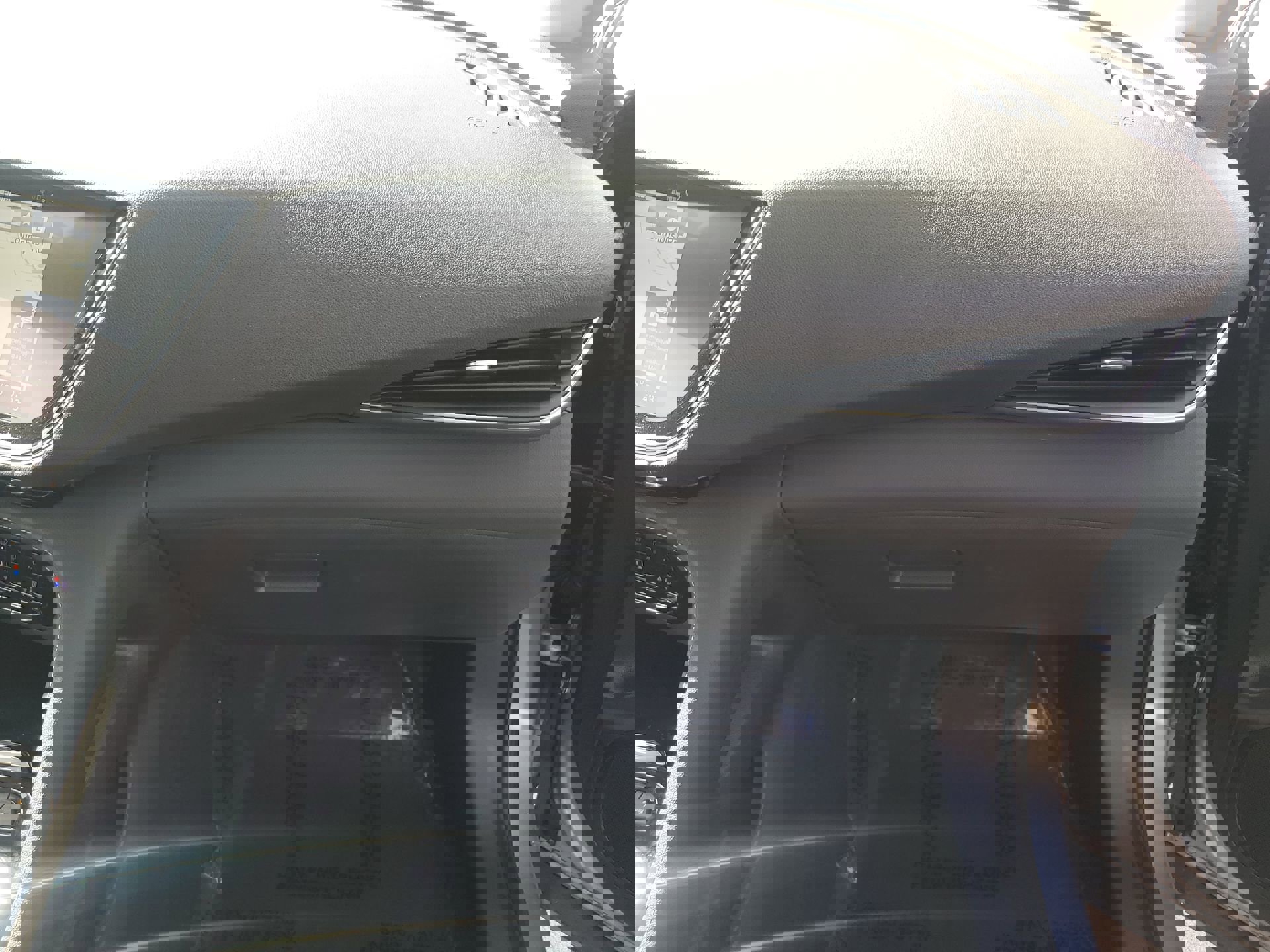 Used 2023 Buick Envision Avenir image 36