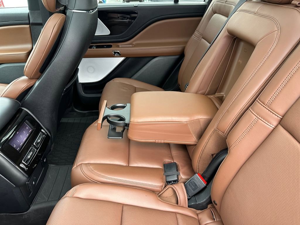 Used 2023 Lincoln Aviator Reserve w/ Equipment Group 201A image 28