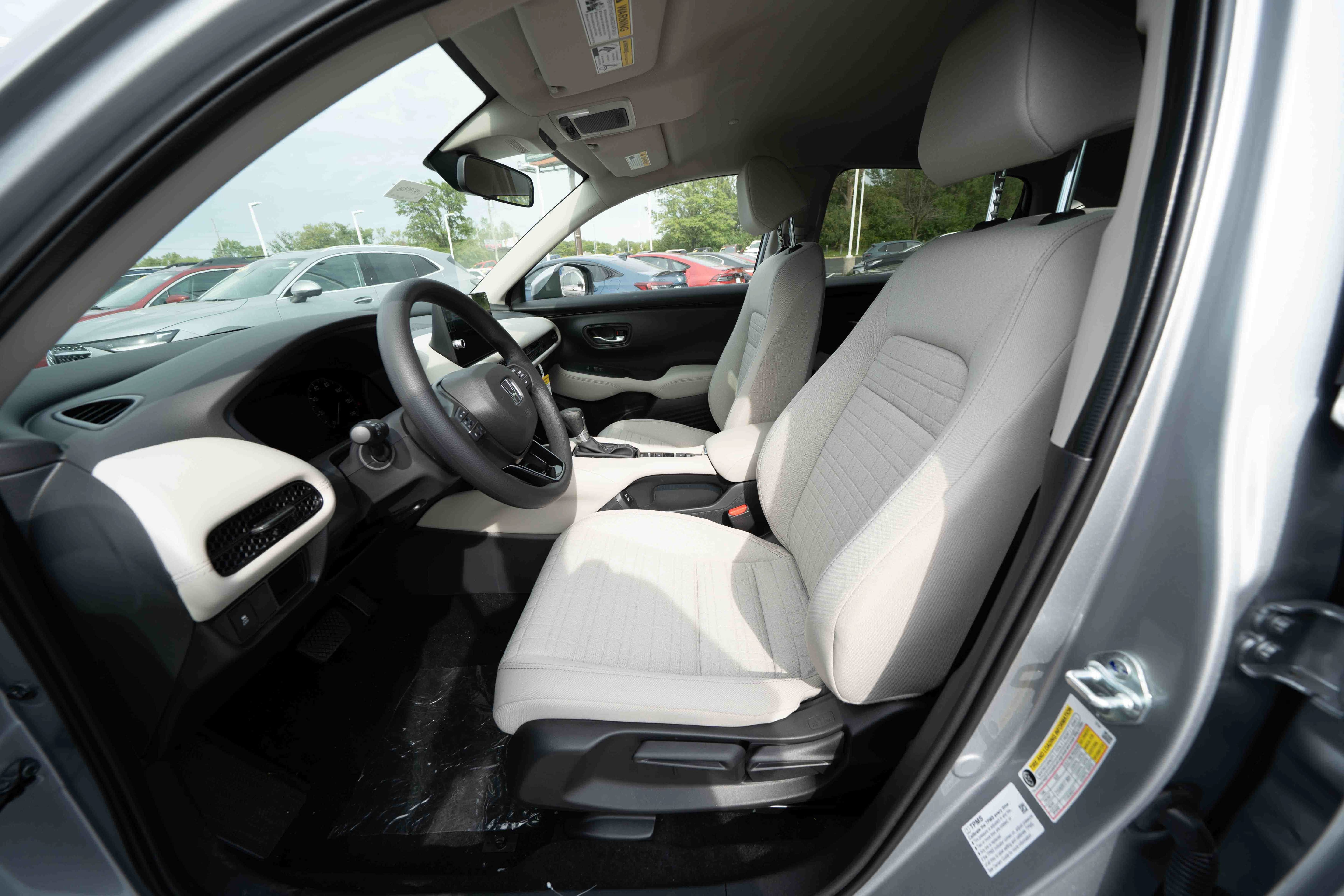New 2027 Honda HR-V LX image 9