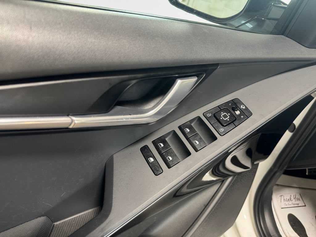 Certified 2023 Kia Niro EX Touring FWD image 14