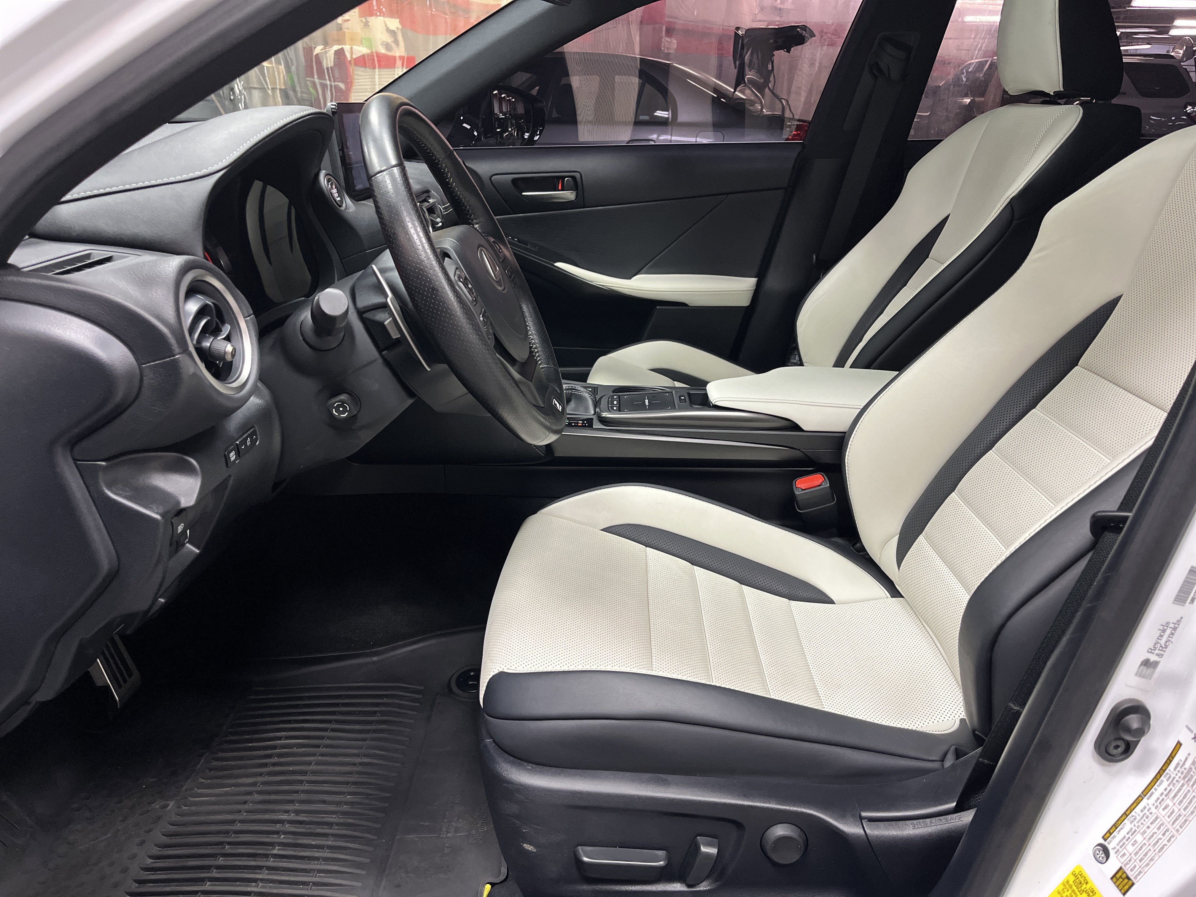 Used 2022 Lexus IS 350 F Sport image 16