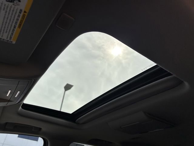 Used 2020 GMC Yukon Denali w/ Denali Premium Package image 30