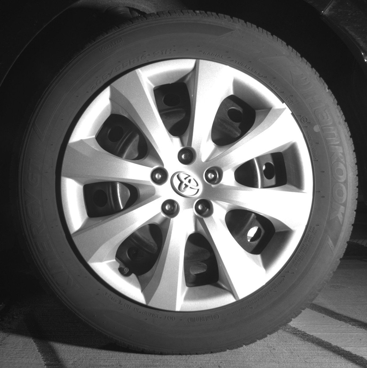 Used 2025 Toyota Corolla LE FWD image 14