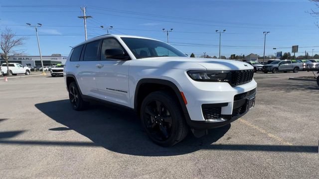 Used 2023 Jeep Grand Cherokee L Laredo AWD/4WD image 2