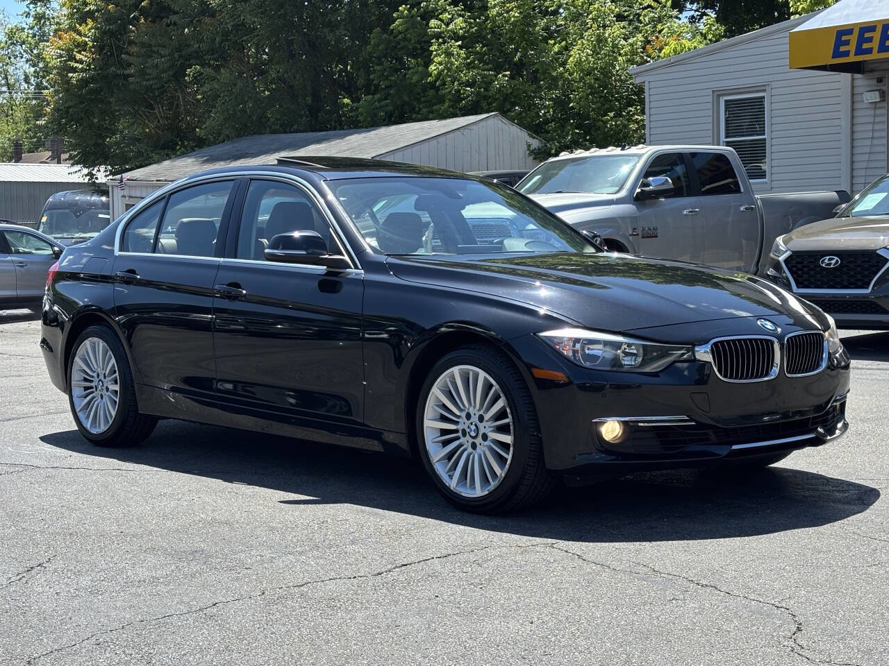 Used 2014 BMW 328i xDrive Sedan AWD/4WD image 2