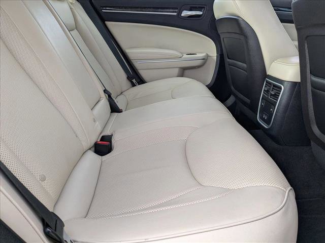 Used 2015 Chrysler 300 C w/ Harman/Kardon Audio Group image 18