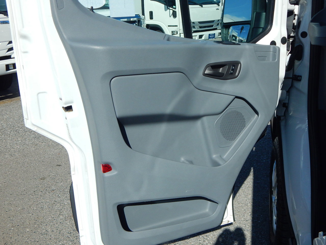 Used 2017 Ford Transit 350 XLT image 13