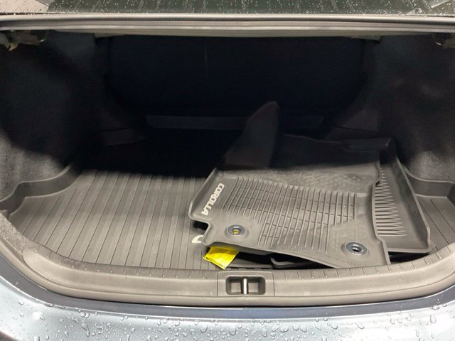 Used 2018 Toyota Corolla LE FWD image 30