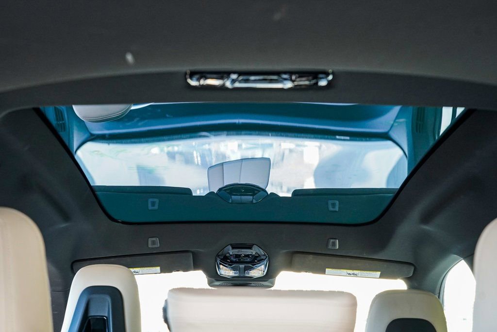 Used 2025 BMW iX xDrive50 image 18