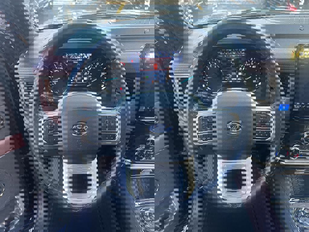 Used 2024 Ford Expedition Limited image 16