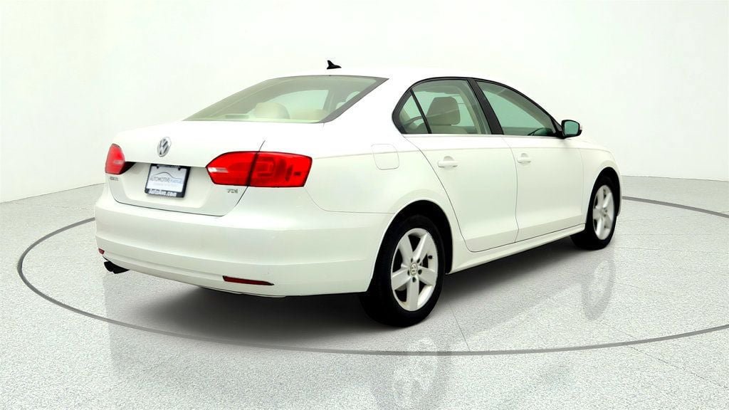 Used 2014 Volkswagen Jetta TDI FWD image 5