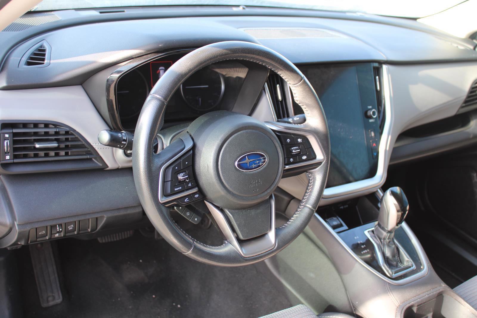 Used 2022 Subaru Outback Premium image 8