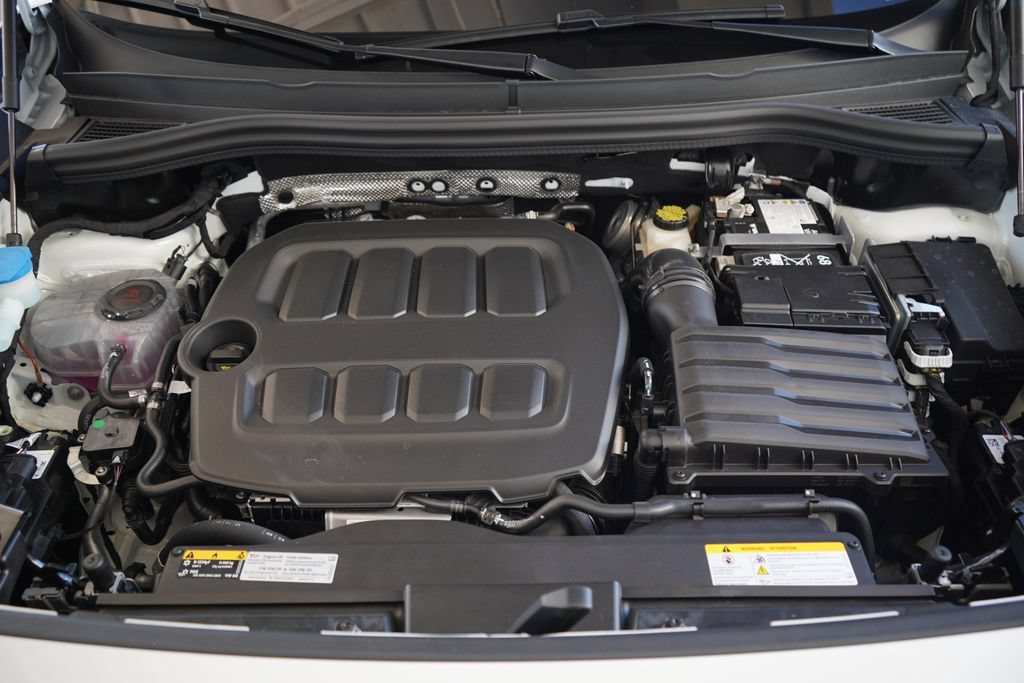 New 2026 Volkswagen Tiguan SEL R-Line AWD/4WD image 12