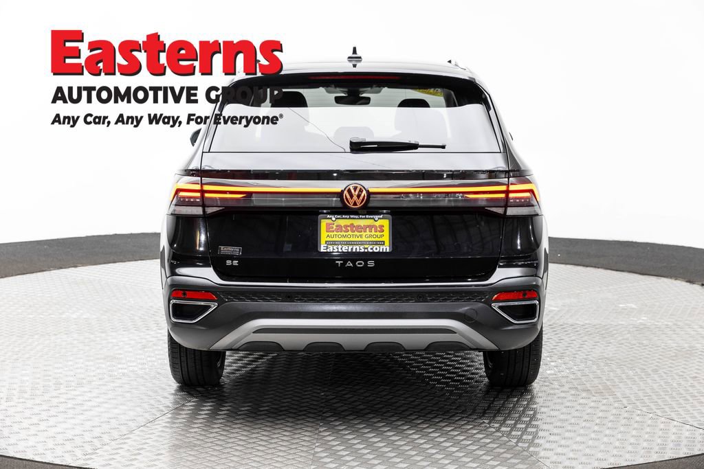 Used 2025 Volkswagen Taos SE FWD image 6