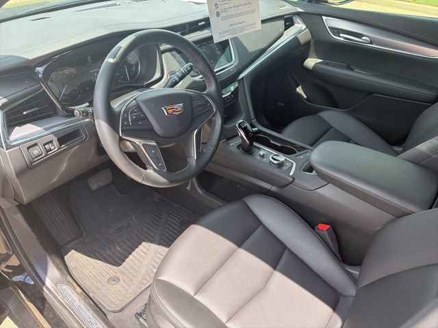 Certified 2025 Cadillac XT5 Luxury FWD image 10