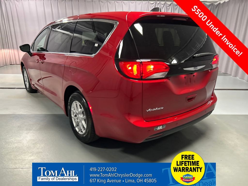 New 2026 Chrysler Voyager LX image 5