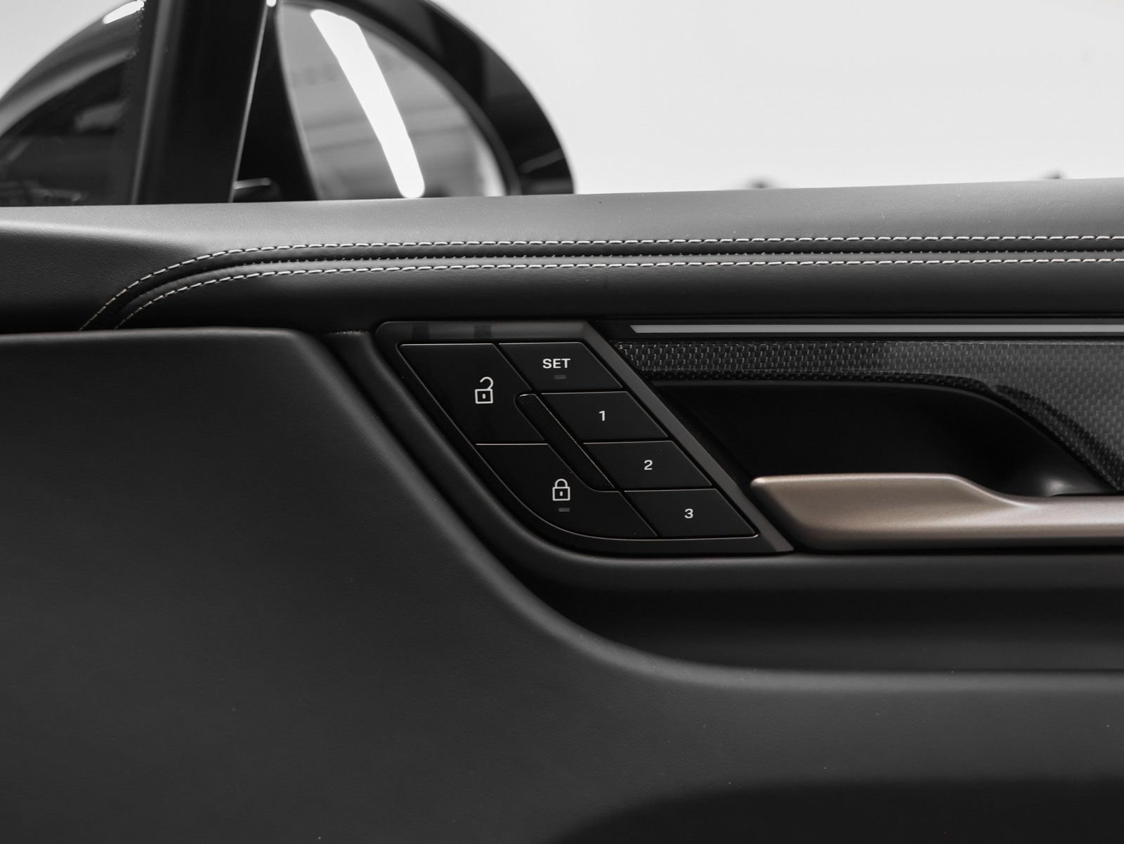 New 2025 Porsche Macan Turbo Electric AWD/4WD image 26