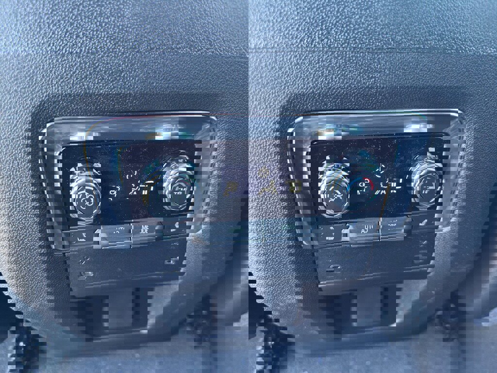 New 2026 GMC Yukon XL AT4 image 21