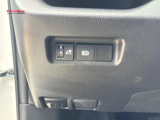 Used 2025 Toyota RAV4 XLE FWD image 20