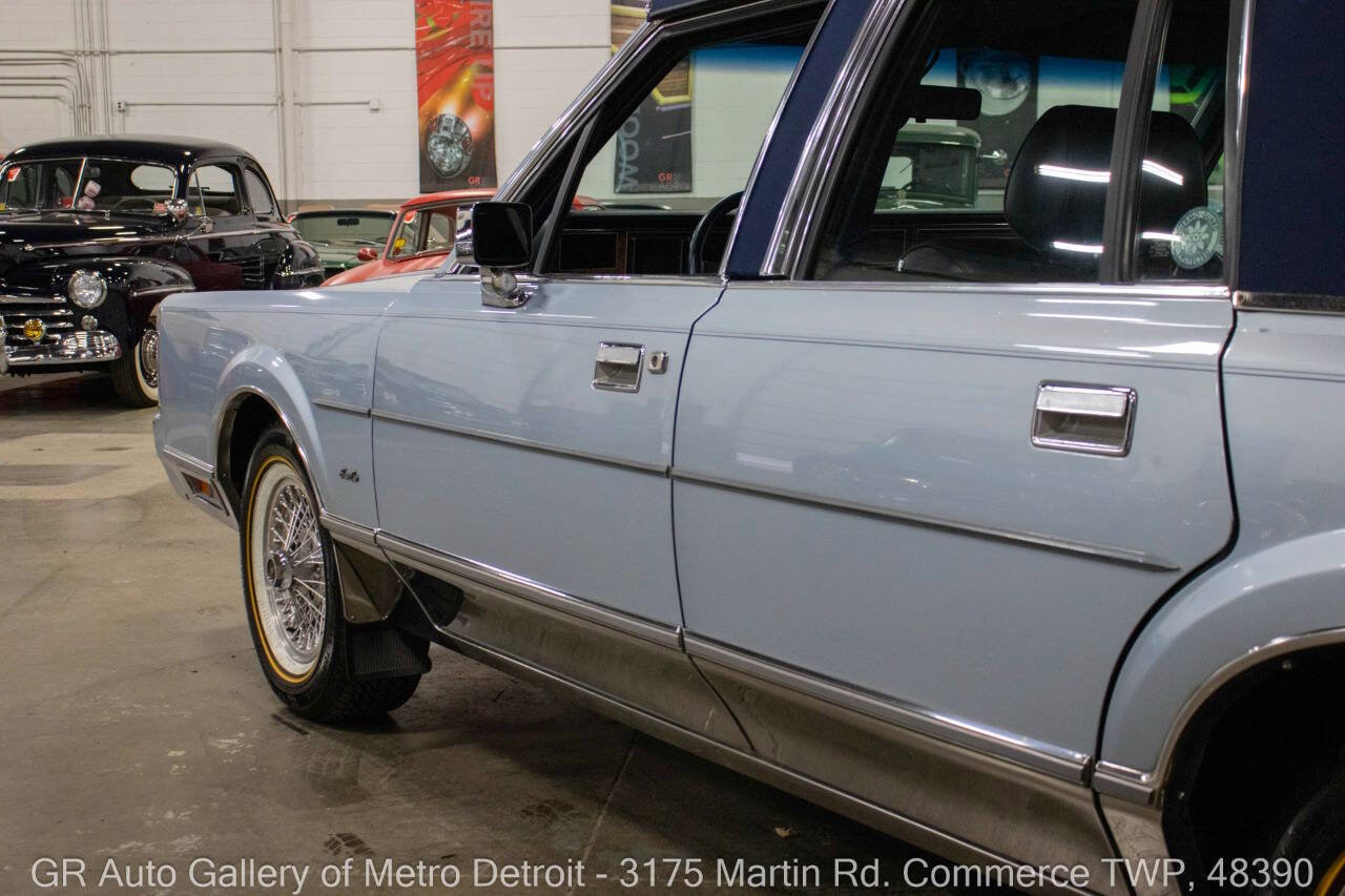 Used 1986 Lincoln Town Car image 22