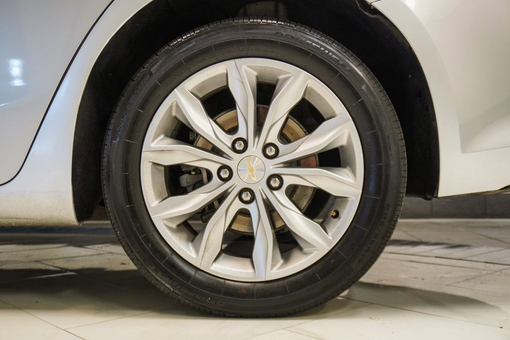 Used 2020 Chevrolet Malibu LT image 36