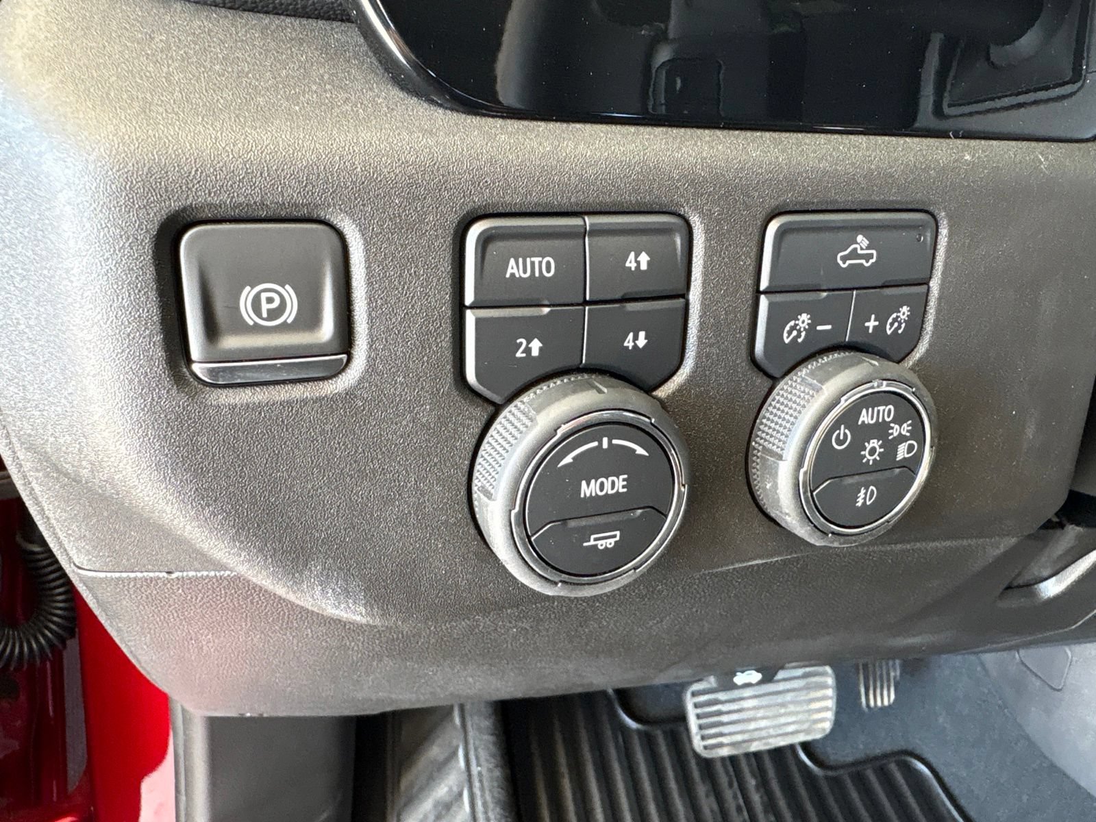 Used 2026 Chevrolet Silverado 1500 RST w/ Z71 Off-Road Package AWD/4WD image 12