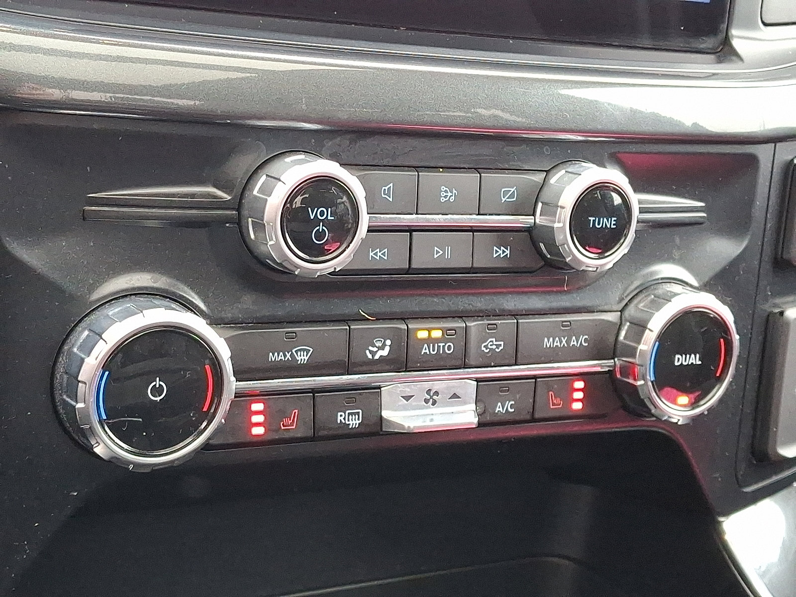 Certified 2023 Ford F150 XLT w/ Equipment Group 302A High image 19