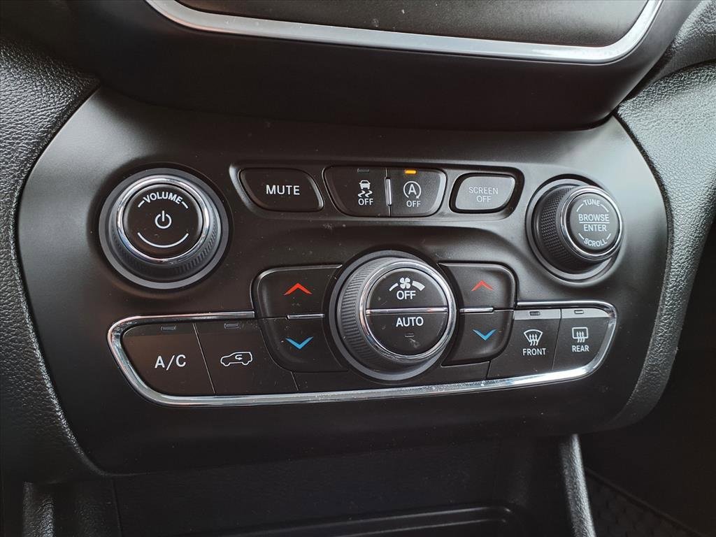 Used 2022 Jeep Cherokee Trailhawk w/ Premium Leather Package image 7