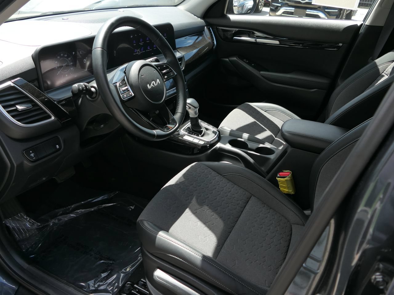 Certified 2025 Kia Seltos X-Line AWD/4WD image 11