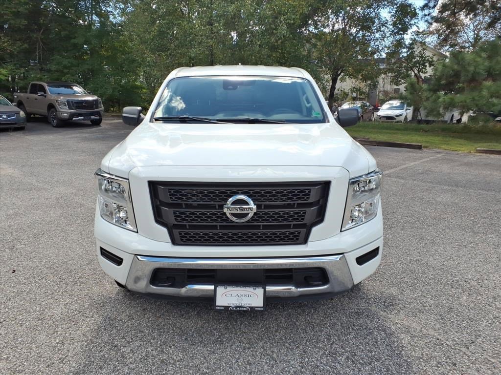 Used 2022 Nissan Titan SV w/ Accessory Utility Package image 8