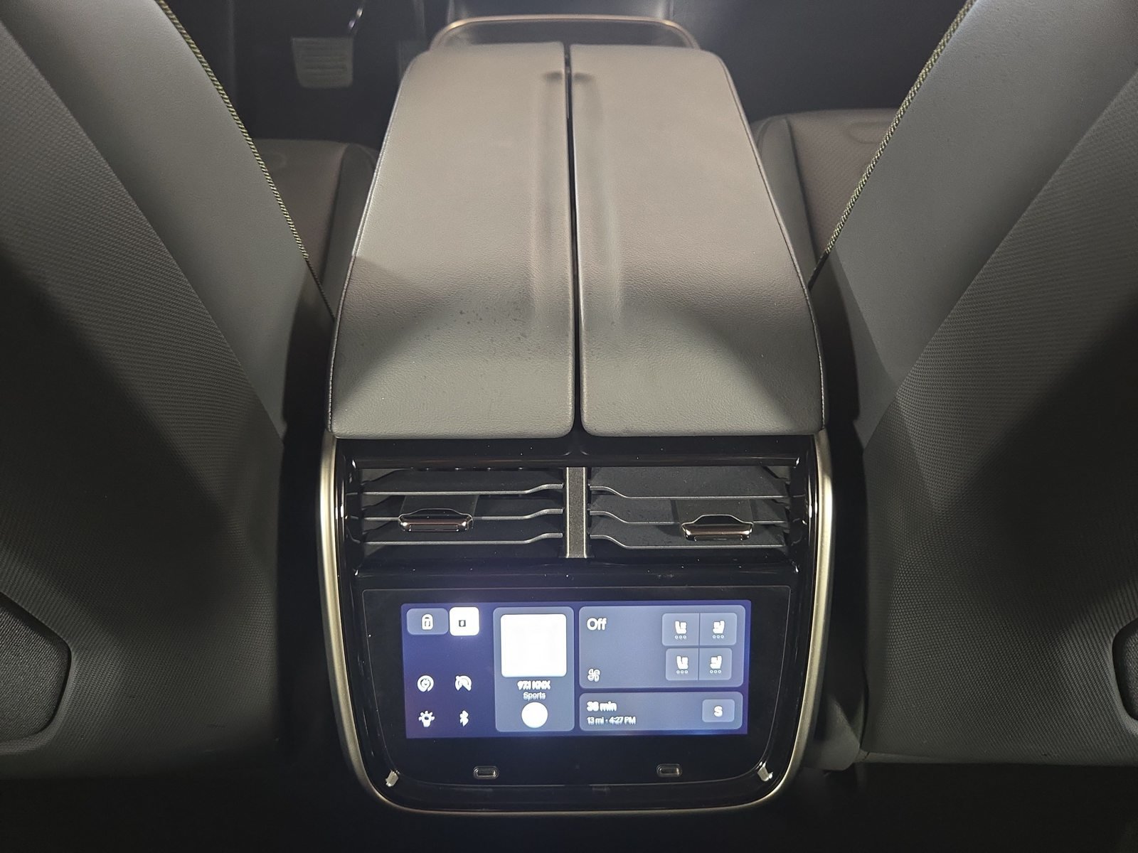 Used 2025 Rivian R1S Adventure Dual AWD/4WD image 30