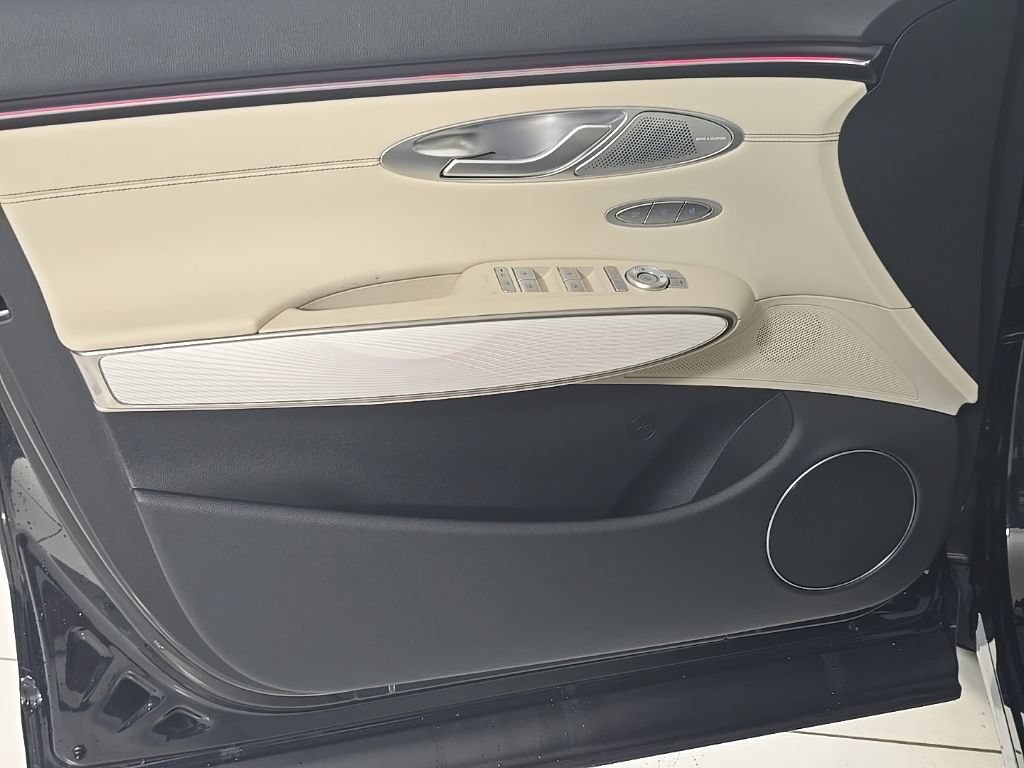 New 2027 Genesis GV70 2.5T Advanced AWD/4WD image 12