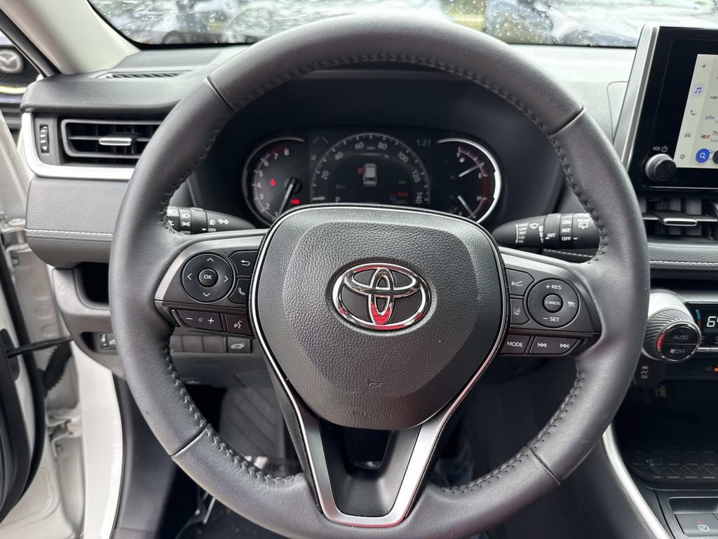 Used 2025 Toyota RAV4 XLE Premium FWD image 40
