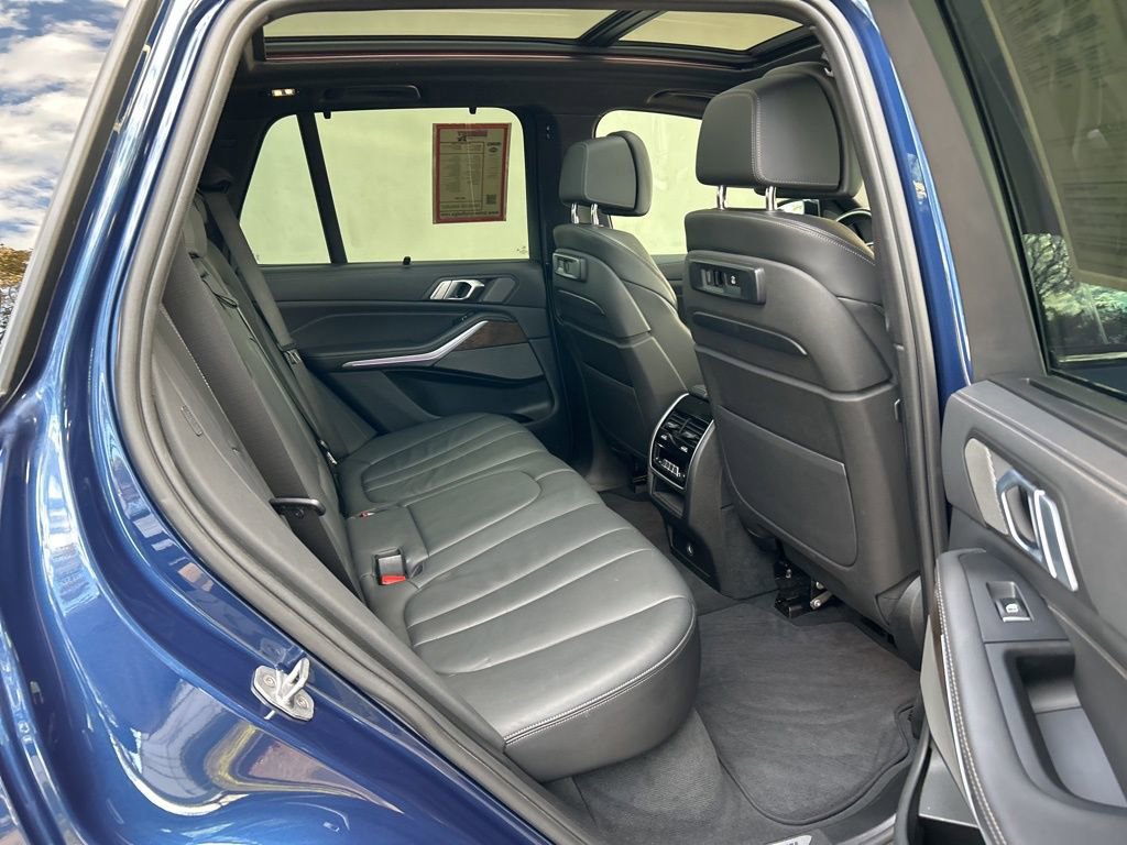 Used 2020 BMW X5 M50i image 28