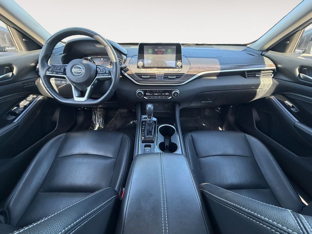 Used 2020 Nissan Altima 2.0 Platinum FWD image 11