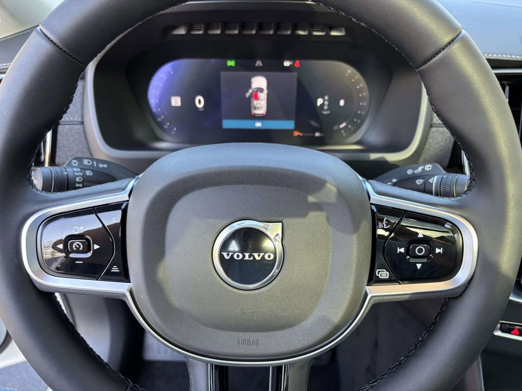 New 2026 Volvo XC90 B6 Plus image 17