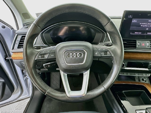 Used 2023 Audi Q5 2.0T Premium Plus w/ Premium Plus Package AWD/4WD image 12