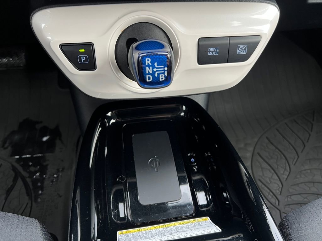 Certified 2018 Toyota Prius Three image 25