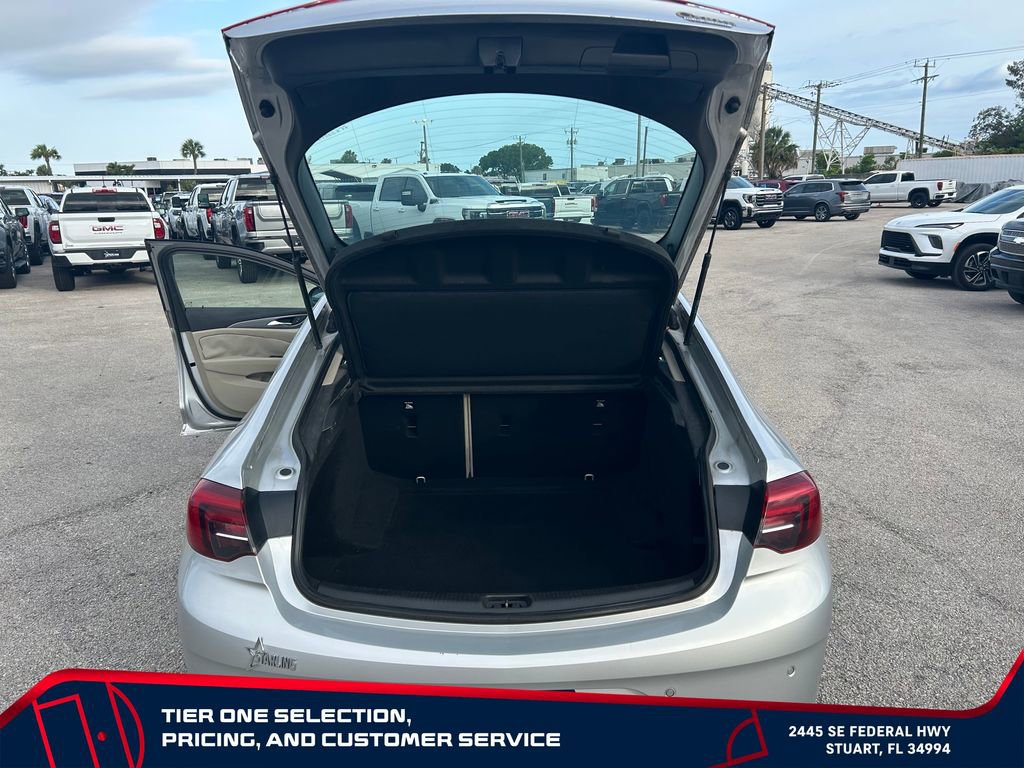 Used 2018 Buick Regal Preferred w/ Sights and Sounds Package FWD image 10