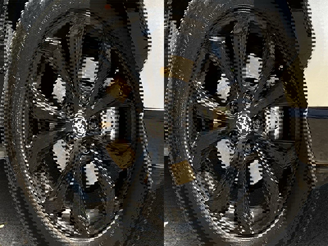 Used 2024 Toyota RAV4 SE image 29