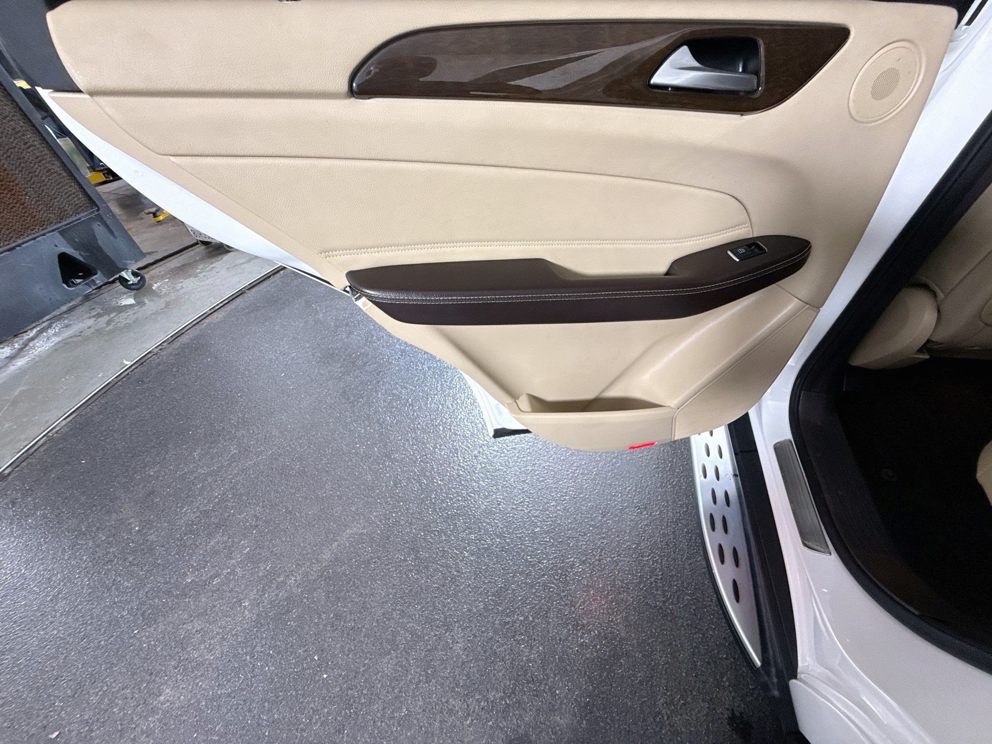 Used 2018 Mercedes-Benz GLE 350 4MATIC image 25