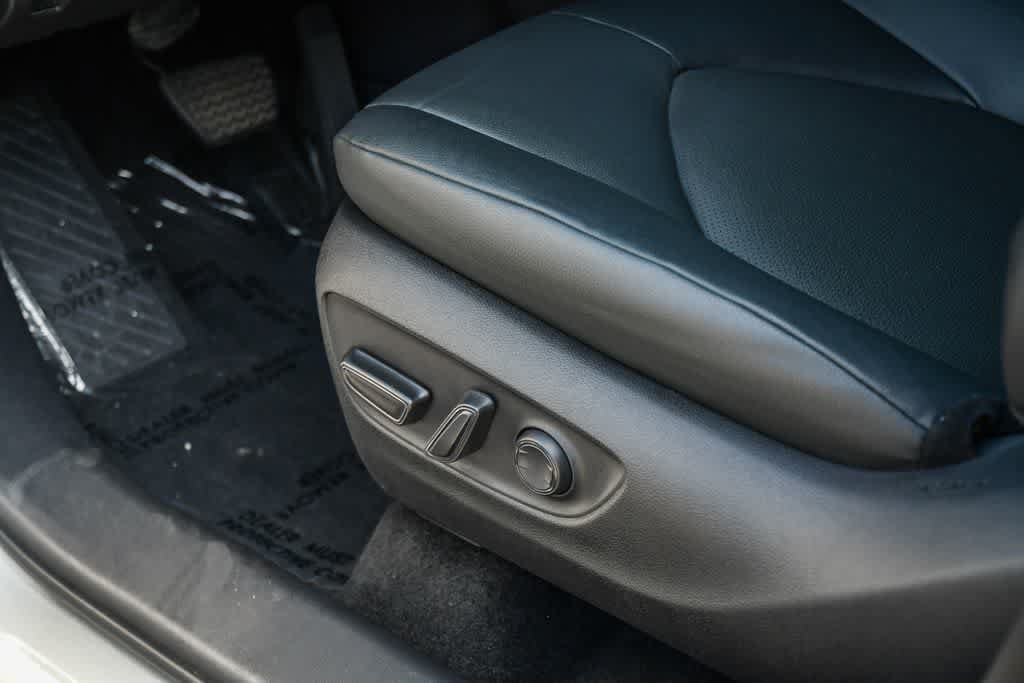 Used 2025 Toyota Grand Highlander AWD Hybrid image 25