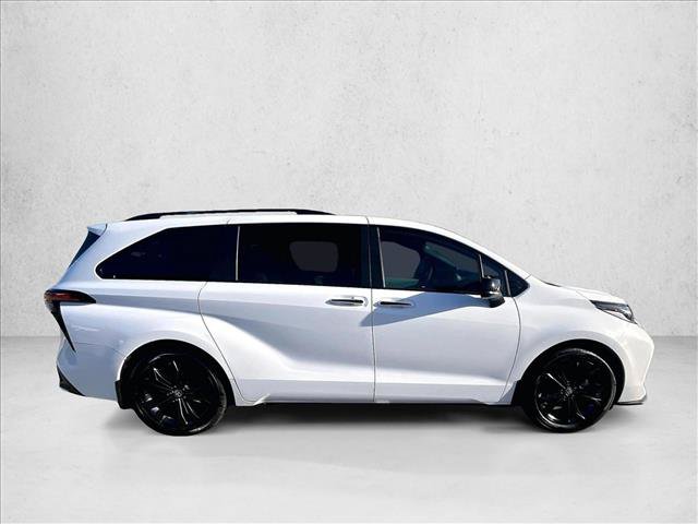 Used 2026 Toyota Sienna XSE FWD image 5