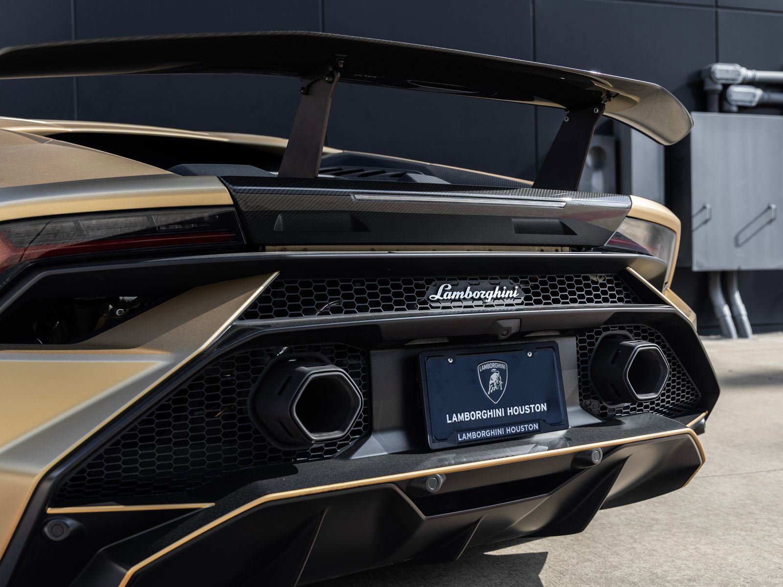 Used 2023 Lamborghini Huracan Tecnica RWD image 15