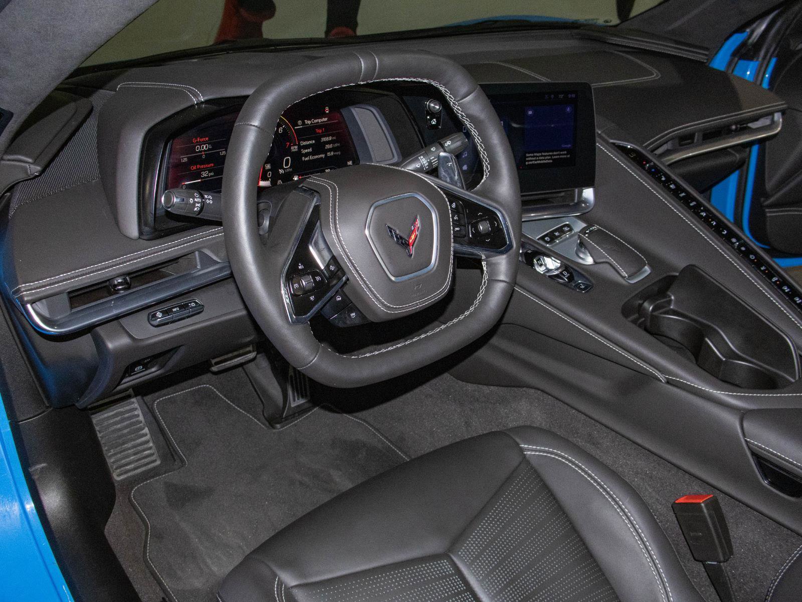 Used 2024 Chevrolet Corvette Stingray Premium Cpe w/ Z51 Performance Package RWD image 4