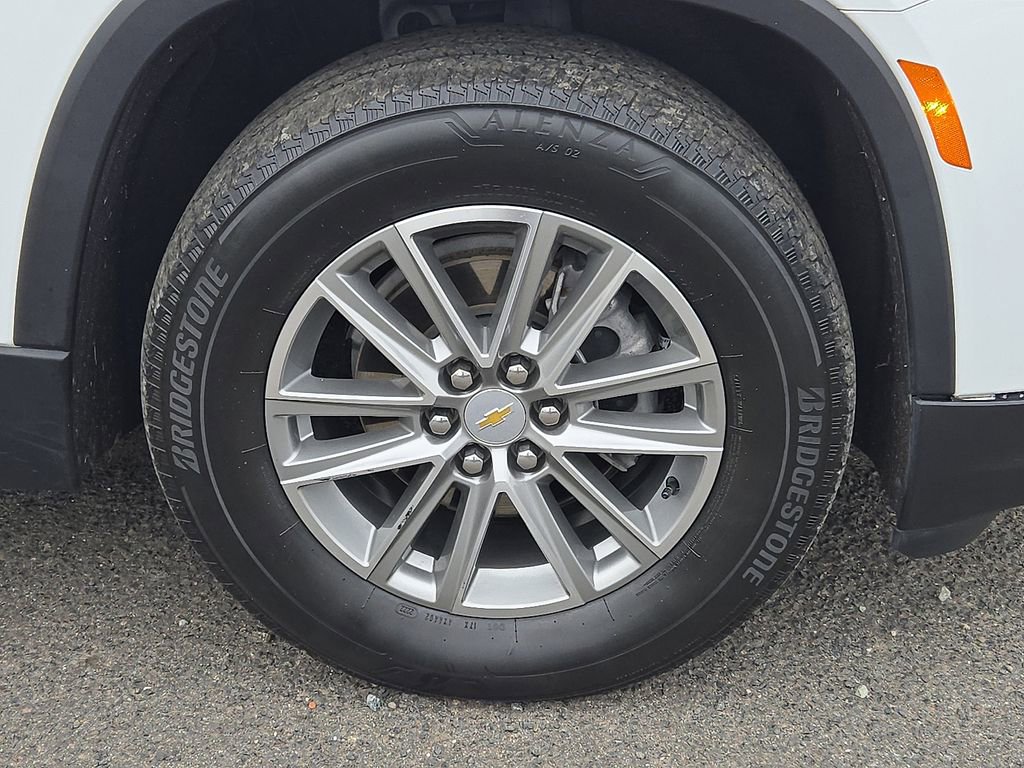 Used 2023 Chevrolet Traverse LT image 10