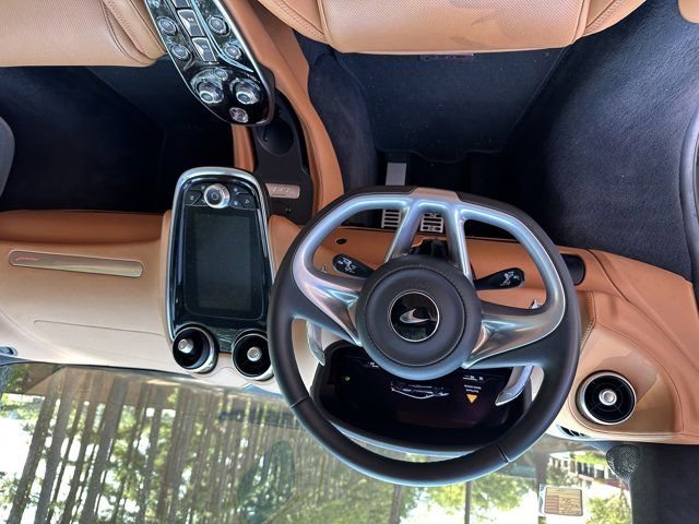 Used 2023 McLaren GT image 21