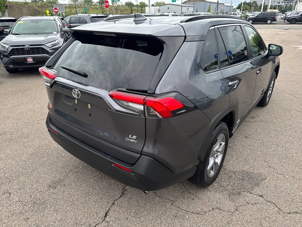Used 2025 Toyota RAV4 LE AWD/4WD image 8