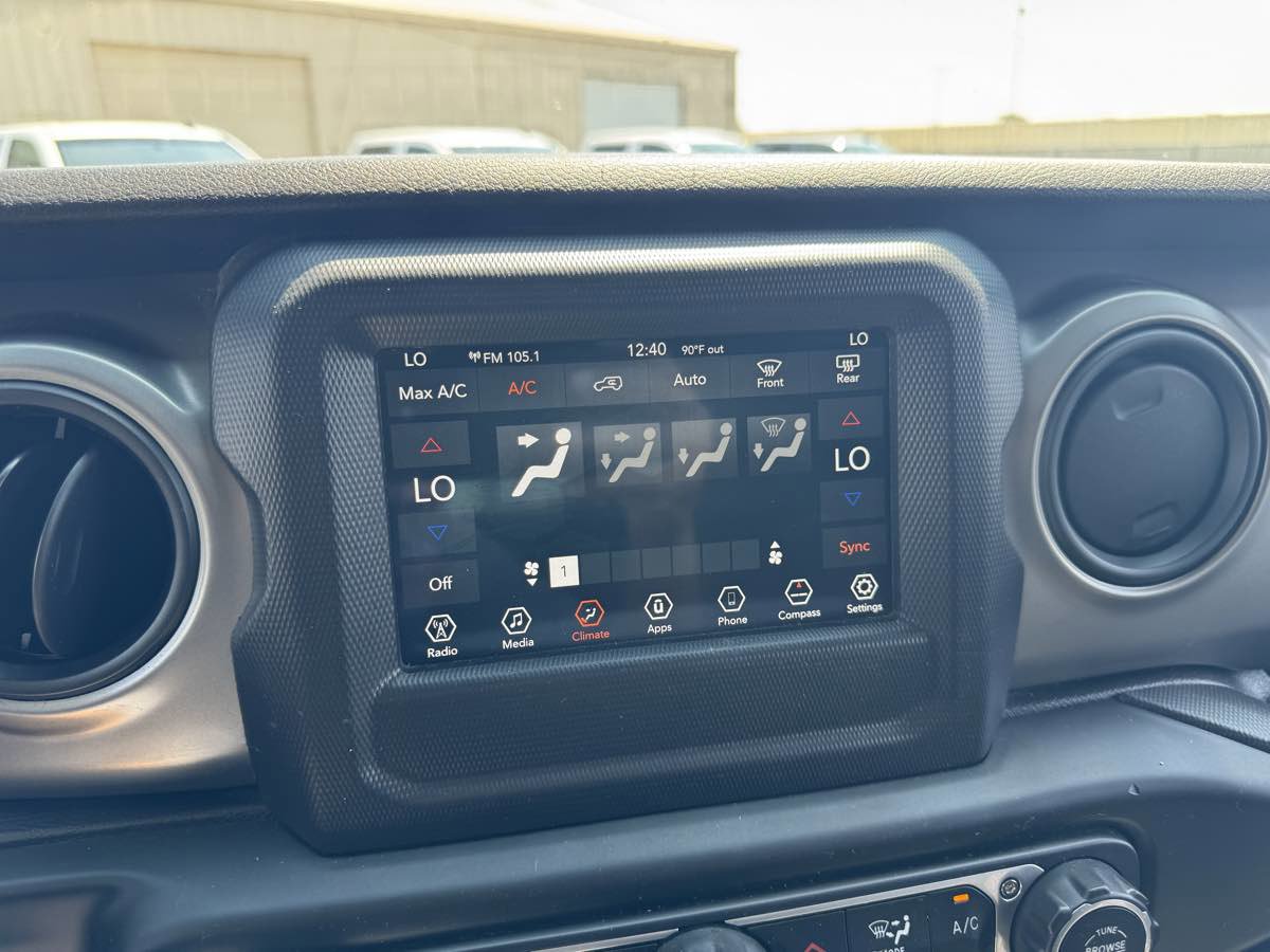 Used 2018 Jeep Wrangler Unlimited Sport S image 41